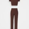 Un Tarif Préférentiel Nly by Nelly CROPPED SET - T-shirt basique pantalons normale femme -Nly by Nelly boutique d0c6dcfa41cb4a128482bc01afdcfb84