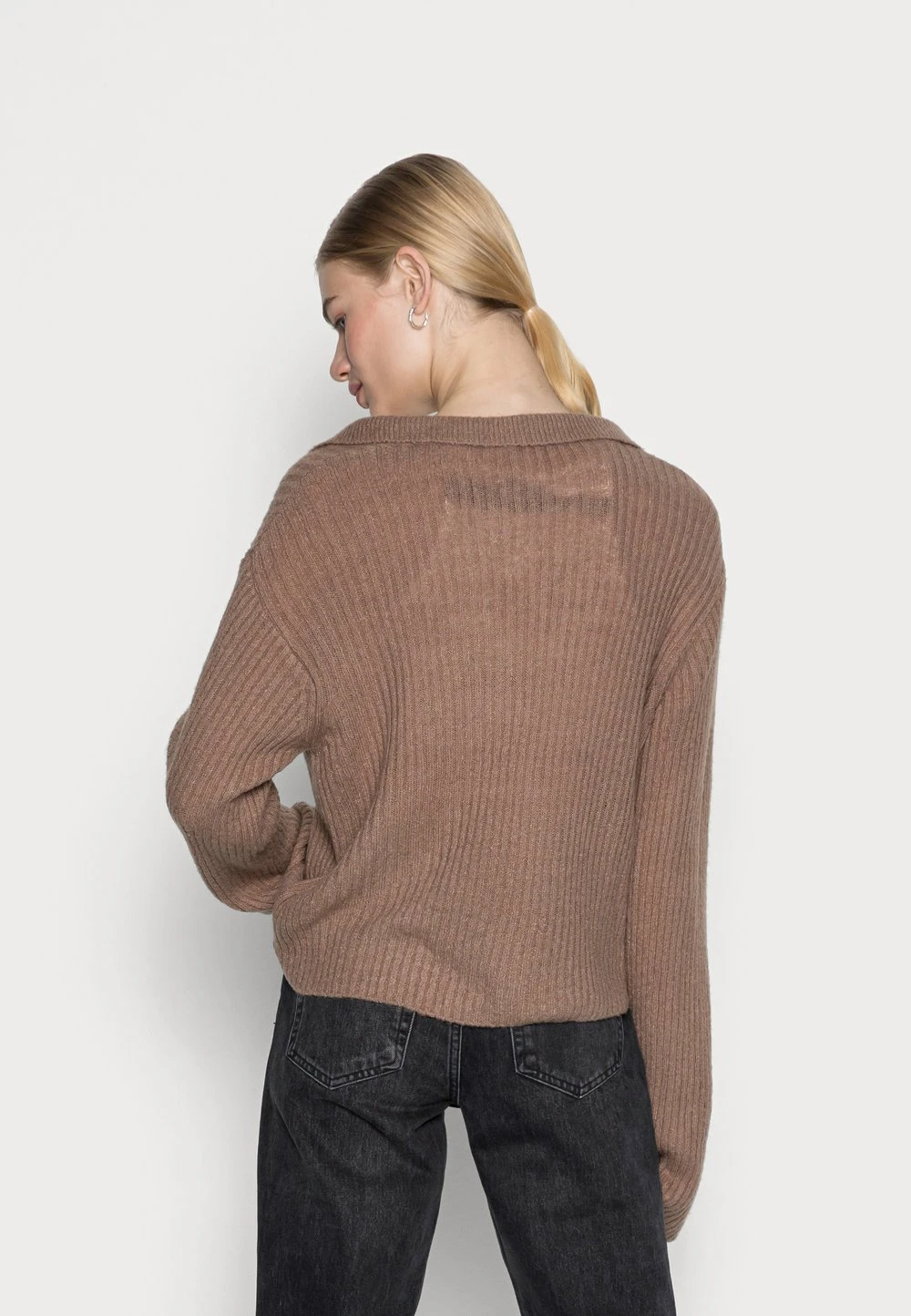 Nly by Nelly Pas Cher COMFY BUTTON - Gilet pulls et gilets col en v profond femme 5 Nly by Nelly Pas Cher COMFY BUTTON - Gilet pulls et gilets col en v profond femme – Image 3