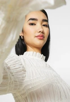 Nly by Nelly RUCHED GLITTER BLOUSE - T-shirt à manches longues Prix Dégriffé t-shirts et tops col rond femme 16 Nly by Nelly RUCHED GLITTER BLOUSE - T-shirt à manches longues Prix Dégriffé t-shirts et tops col rond femme -Nly by Nelly boutique d61c528e3e414990b2fe0a33a26347a7