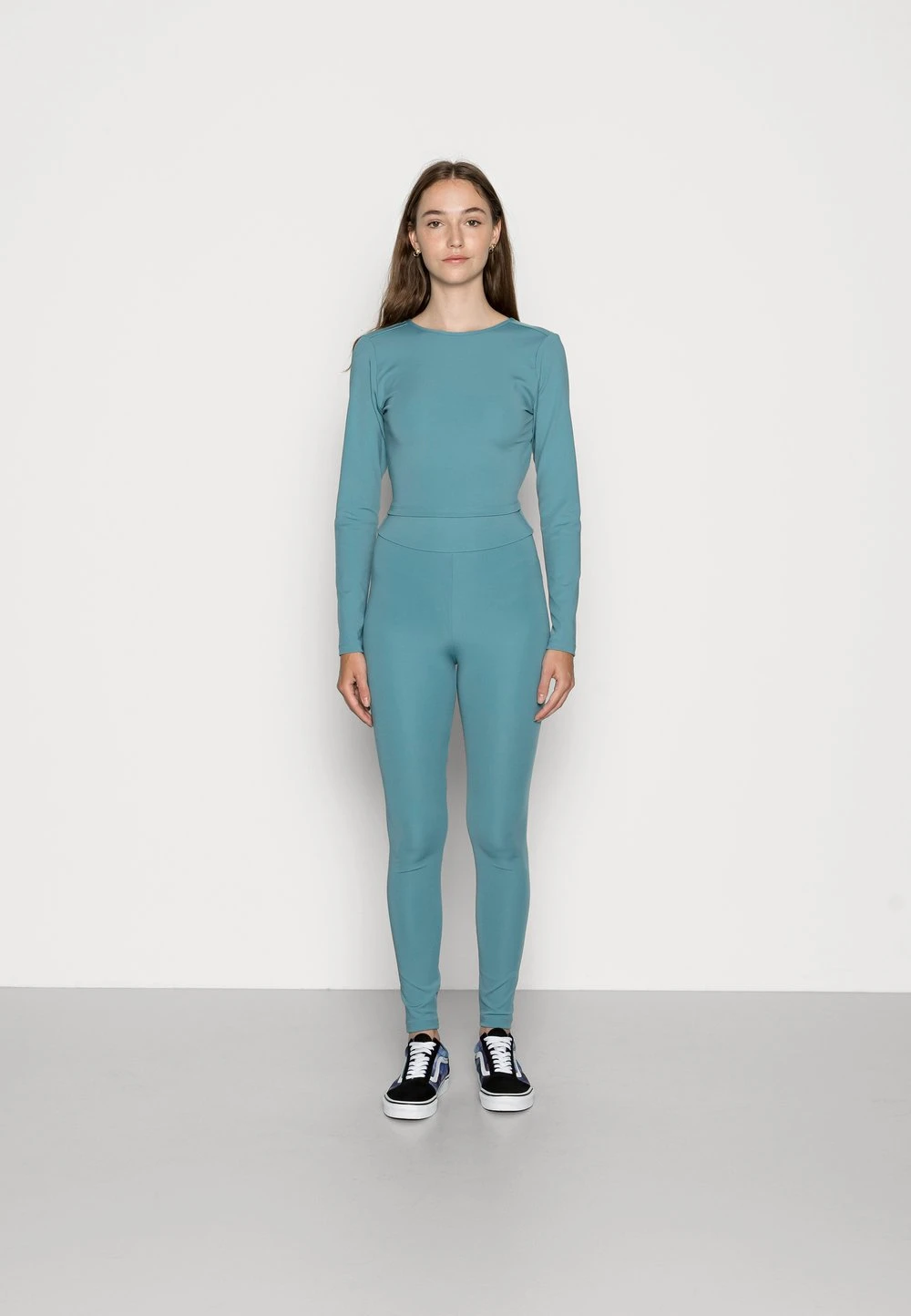 Nly by Nelly Remise En Ligne BACK FOCUS SET - Legging pantalons echancrure dos femme 3 Nly by Nelly Remise En Ligne BACK FOCUS SET - Legging pantalons echancrure dos femme