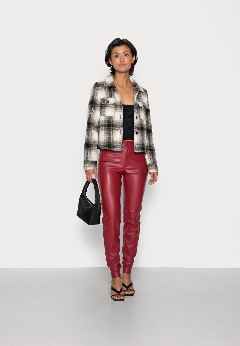 Nly by Nelly Bas Prix FUZZY - Débardeur t-shirts et tops col carré femme 4 Nly by Nelly Bas Prix FUZZY - Débardeur t-shirts et tops col carré femme – Image 2