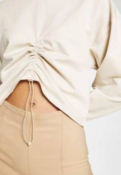 Nly by Nelly DRAWSTRING FRONT HOODIE - T-shirt à manches longues Bas Prix t-shirts et tops capuche femme -Nly by Nelly boutique dc6b727be7874e6db25e20229b12a963