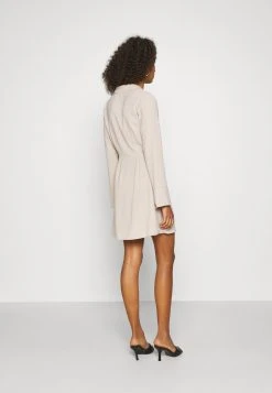 Prix Sympa Nly by Nelly SOFT BLAZER DRESS - Robe de jour robes col revers femme 10 Prix Sympa Nly by Nelly SOFT BLAZER DRESS - Robe de jour robes col revers femme -Nly by Nelly boutique df10068f795d42169a17e3da5d428f3e