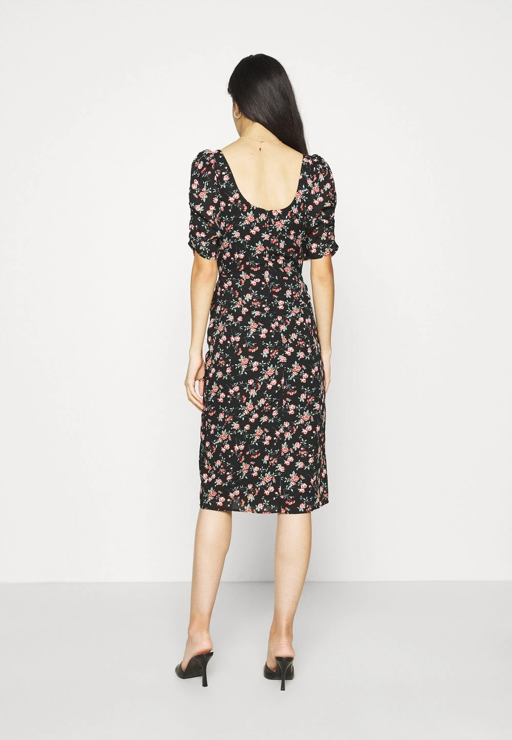 dfb48d405cc44dd990c10f567a4e270f.jpg Nly by Nelly SHOW ME LOVE DRESS - Robe de jour Prix Exclusifs robes encolure large ronde femme -Nly by Nelly boutique dfb48d405cc44dd990c10f567a4e270f