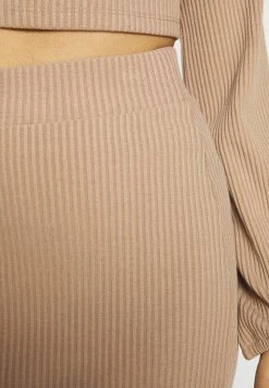 Nly by Nelly CROPPED SKIRT SET - Jupe crayon Prix Dynamité jupes col officier femme 15 Nly by Nelly CROPPED SKIRT SET - Jupe crayon Prix Dynamité jupes col officier femme -Nly by Nelly boutique dfefda111b7042dd9fc5a57fef09da7f