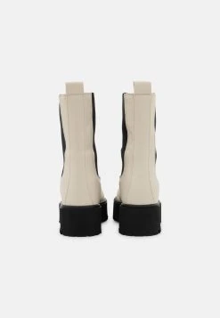 Nly by Nelly CLEAN BOOT PLAIN SOLE - Bottes à plateau Se Vend Bas Prix rond femme -Nly by Nelly boutique e0850cb0cdcf42abb144f95aaf8c0889