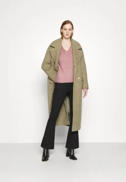 Nly by Nelly EASY VNECK SWEATER - Pullover Qualité garantie 100% pulls et gilets col en v profond femme -Nly by Nelly boutique e30cef8d8de54e3cb22d060106a18ca2