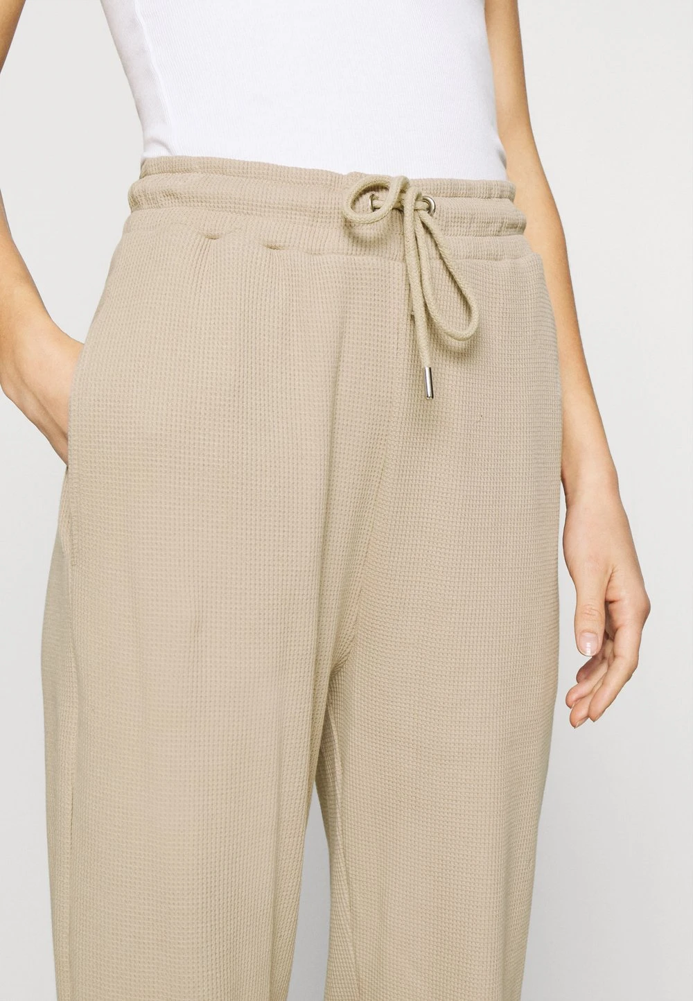 En Remise Nly by Nelly STRUCTURED - Pantalon de survêtement pantalons haute femme 7 En Remise Nly by Nelly STRUCTURED - Pantalon de survêtement pantalons haute femme – Image 5