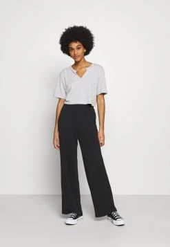 Nly by Nelly Qualité garantie 100% BASIC V CUT TEE - T-shirt imprimé t-shirts et tops col en v profond femme -Nly by Nelly boutique e4585bb4739e4ccbaf0e5e0bd61fbb01