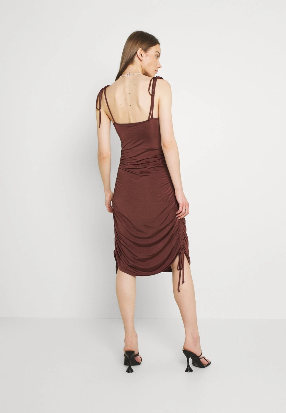 e4c5c7e63ee245f9852ec539367b48c7.jpg Haute Qualité Nly by Nelly RUCHED DRAPY DRESS - Robe en jersey robes col en v profond femme -Nly by Nelly boutique e4c5c7e63ee245f9852ec539367b48c7