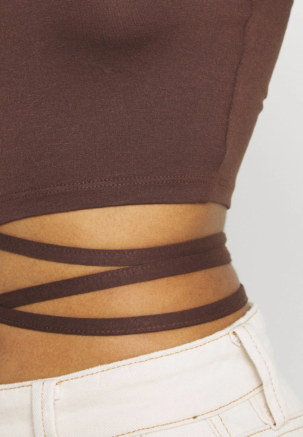 Nly by Nelly Prix Jamais Vus PERFECT CROPPED TIE - Débardeur t-shirts et tops col rond femme 7 Nly by Nelly Prix Jamais Vus PERFECT CROPPED TIE - Débardeur t-shirts et tops col rond femme – Image 5