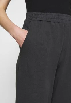 Nly by Nelly Prix Cassé WASHED OUT PANTS - Pantalon de survêtement pantalons haute femme -Nly by Nelly boutique e8d7715b848644608f5be046116d31c0