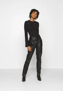 Prix Ourlé Nly by Nelly PERFECT - T-shirt à manches longues t-shirts et tops col rond femme 10 Prix Ourlé Nly by Nelly PERFECT - T-shirt à manches longues t-shirts et tops col rond femme -Nly by Nelly boutique eafb3e7e05124342b41c9b6a8048eeb7