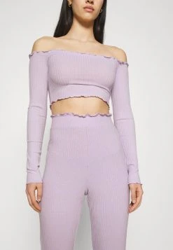 Nly by Nelly OFF SHOULDER SET - T-shirt à manches longues Prix Ourlé pantalons haute femme -Nly by Nelly boutique eec941803b784076b7e4be510b932609