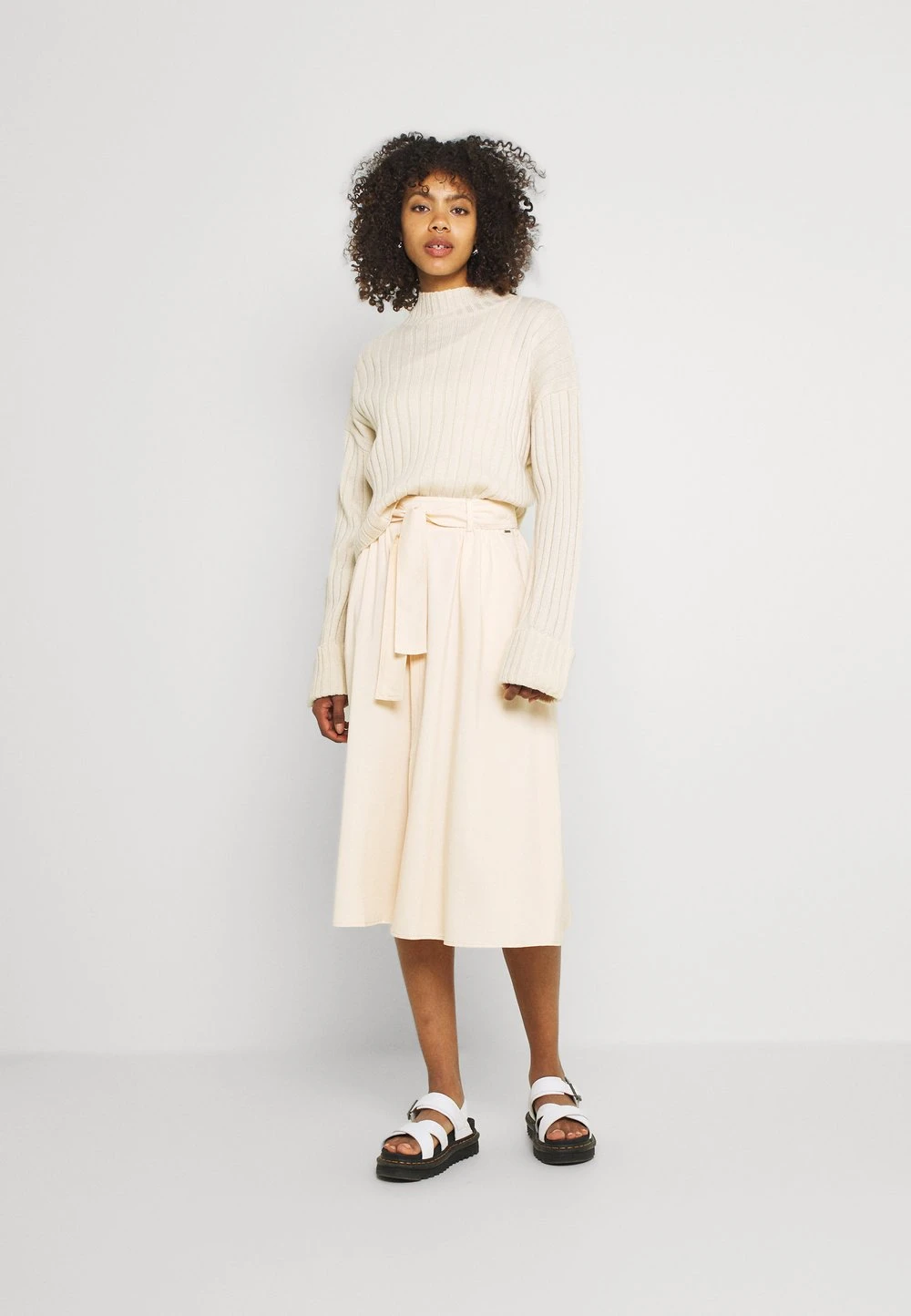 Nly by Nelly CROPPED TURTLE NECK - Pullover Prix Raisonnable pulls et gilets col officier femme 4 Nly by Nelly CROPPED TURTLE NECK - Pullover Prix Raisonnable pulls et gilets col officier femme – Image 2