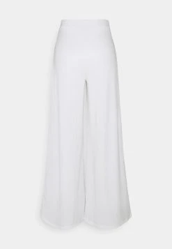 Nly by Nelly MY OFF SHOULDER SET - Pantalon classique Remise En Ligne chemises et blouses carmen femme 9 Nly by Nelly MY OFF SHOULDER SET - Pantalon classique Remise En Ligne chemises et blouses carmen femme -Nly by Nelly boutique f1a74079a4174c938e6798a02562524a