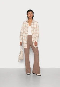 Nly by Nelly Prix Usine FUZZY - Débardeur t-shirts et tops couleur unie femme -Nly by Nelly boutique f2090076a4574925b65b50d0f3d97901