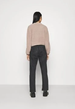 Prix Dynamité Nly by Nelly CROPPED FUZZY - Gilet pulls et gilets col en v profond femme 11 Prix Dynamité Nly by Nelly CROPPED FUZZY - Gilet pulls et gilets col en v profond femme -Nly by Nelly boutique f49c90a29f71491ca5579d180e685667