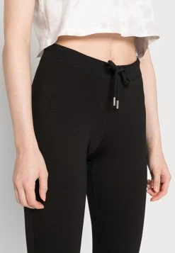 Nly by Nelly GORGEOUS PANTS - Pantalon classique Prix Bradés pantalons haute femme -Nly by Nelly boutique f6bc133eb8d44d3e9e9fc370219938ce