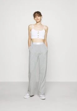 Nly by Nelly SLOUCHY PANTS - Pantalon de survêtement Prix Gelé pantalons normale femme 10 Nly by Nelly SLOUCHY PANTS - Pantalon de survêtement Prix Gelé pantalons normale femme -Nly by Nelly boutique fbce4b3ffbab4ab38f74abe4101f12a0