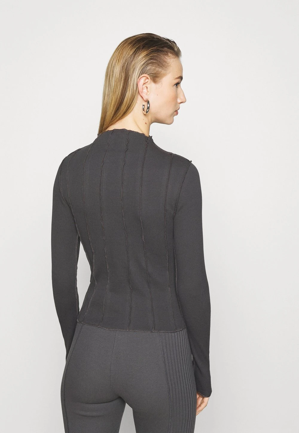 Nly by Nelly Haute Qualité VISIBLE SEAM TOP - T-shirt à manches longues t-shirts et tops col rond femme 5 Nly by Nelly Haute Qualité VISIBLE SEAM TOP - T-shirt à manches longues t-shirts et tops col rond femme – Image 3