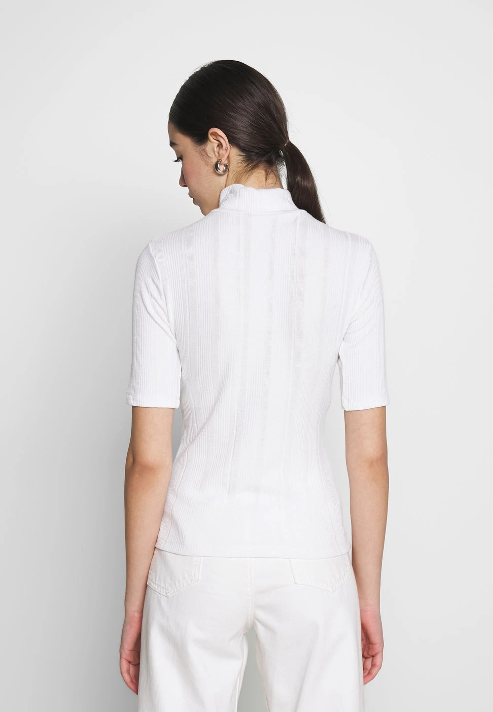 ff2c95dd58c94fdbbec6e8257a6b3159.jpg Nly by Nelly Vendre HIGH TURTLENECK TOP - T-shirt imprimé t-shirts et tops col rond femme -Nly by Nelly boutique ff2c95dd58c94fdbbec6e8257a6b3159